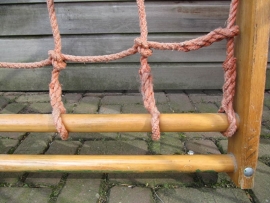 Vintage houten klimrek uit school