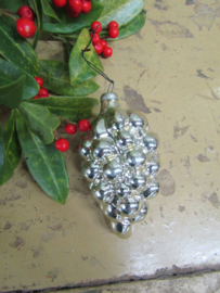 Leuke oude brocante glazen kerstboomdruiventrosje