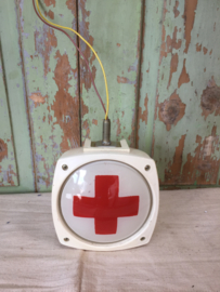 Vintage lamp met rood kruis