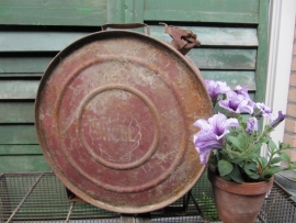 Shell jerrycan round model.