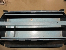 Brocante metal toolbox
