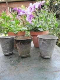 Zinken bloempotjes set van 3 stuks