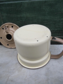 Emaille brocante melkkoker roomwit met beige
