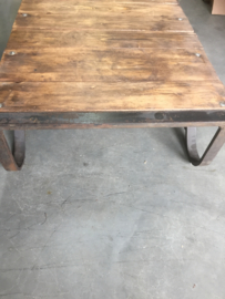 Oude lage tafel