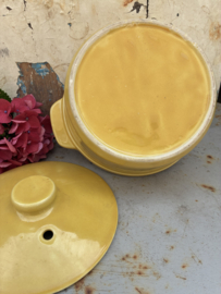 Brocante aardewerk schaal met deksel
