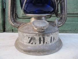 Brocante oil lamp with rare blue glass.