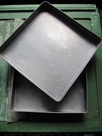 Old square tin USAF