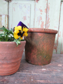 Antieke handgemaakte terracotta pot