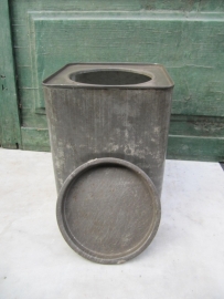 Square zinc-colored stock tin with lid
