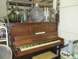 Beautiful old mahogany piano Steinbach-Berlin