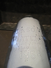 Antieke Amerikaanse inmaakpot Mason`s Jar met zinken deksel large
