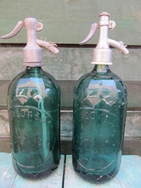Brocante facet seltzer bottle in green