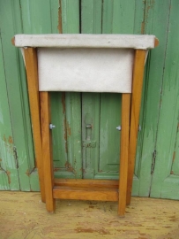 Brocant folding stool
