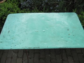 Heel oud Frans volledig metalen tafeltje