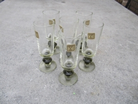 Cocktail / wijnglaasje op groene voet. Set van 6