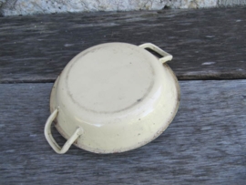 Brocante Frans emaille gelig / wit braadpannetje