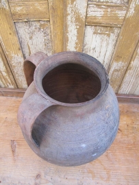 Oude aardewerk kruik