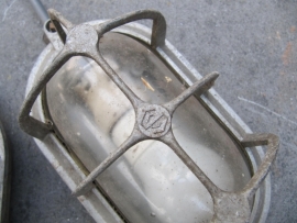 Oude metalen kooi- stallamp
