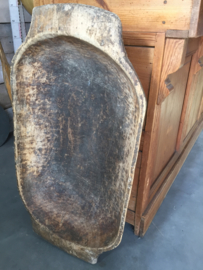 Oude houten deegbak