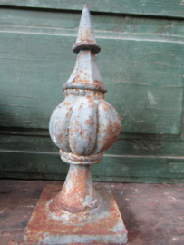 Oud gietijzeren ornament