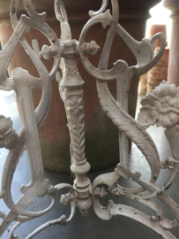 Brocante metalen standaard