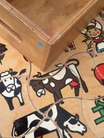 Vintage kistje met houten puzzel
