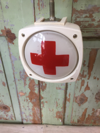 Vintage lamp met rood kruis