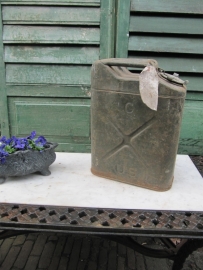 Old canister from the US Army