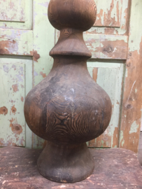 Antieke houten (toren) spits