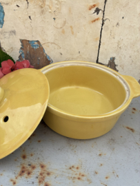 Brocante aardewerk schaal met deksel