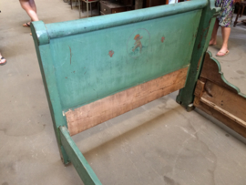 Antiek Frans houten mooi gedecoreerd bed