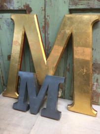 Letter M in hout