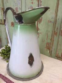 Brocante witgroene waterkan