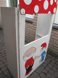 Oude houten poppenkast