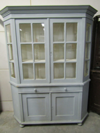 Brocante vitrinekast