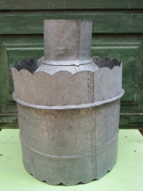 Mooie oude zinken vergaarbak