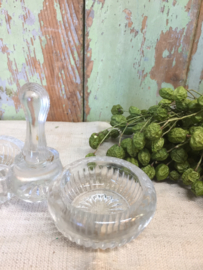 Brocant rond glazen peper en zout bakje