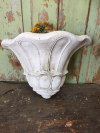Brocant concrete wall flower box