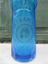 Hele mooie felblauwe spuitfles