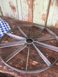 Brocante metalen taartenverdeler