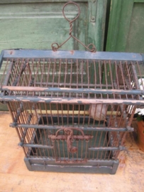 Brocante gave vogelkooi groen