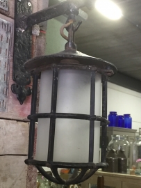 Antiek smeedijzeren lampje