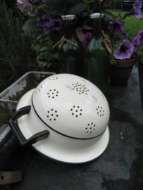 Brocante, gebroken wit, vergiet