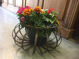 Brocante hanging basket