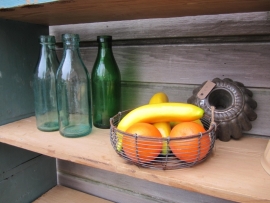 Oude leuke melkflessen met een inhoud van 1 liter