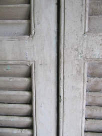 Set of 4 antique shuttered white / light green