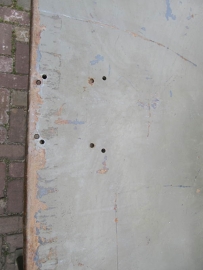 Oude metalen inklapbare tafel