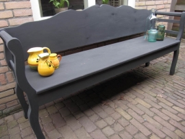Beautiful old wood (garden) bench in anthracite