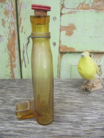 Frans brocante glazen drinkflesje voor vogelkooi