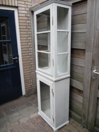 Brocante Apothekerskast uit de jaren 30'
